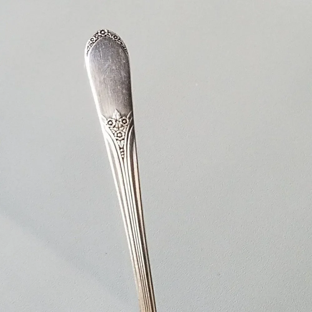 Wm Rogers IS Devonshire Aka Mary Lou 1938 Pattern Salad Fork Vintage Silverplate